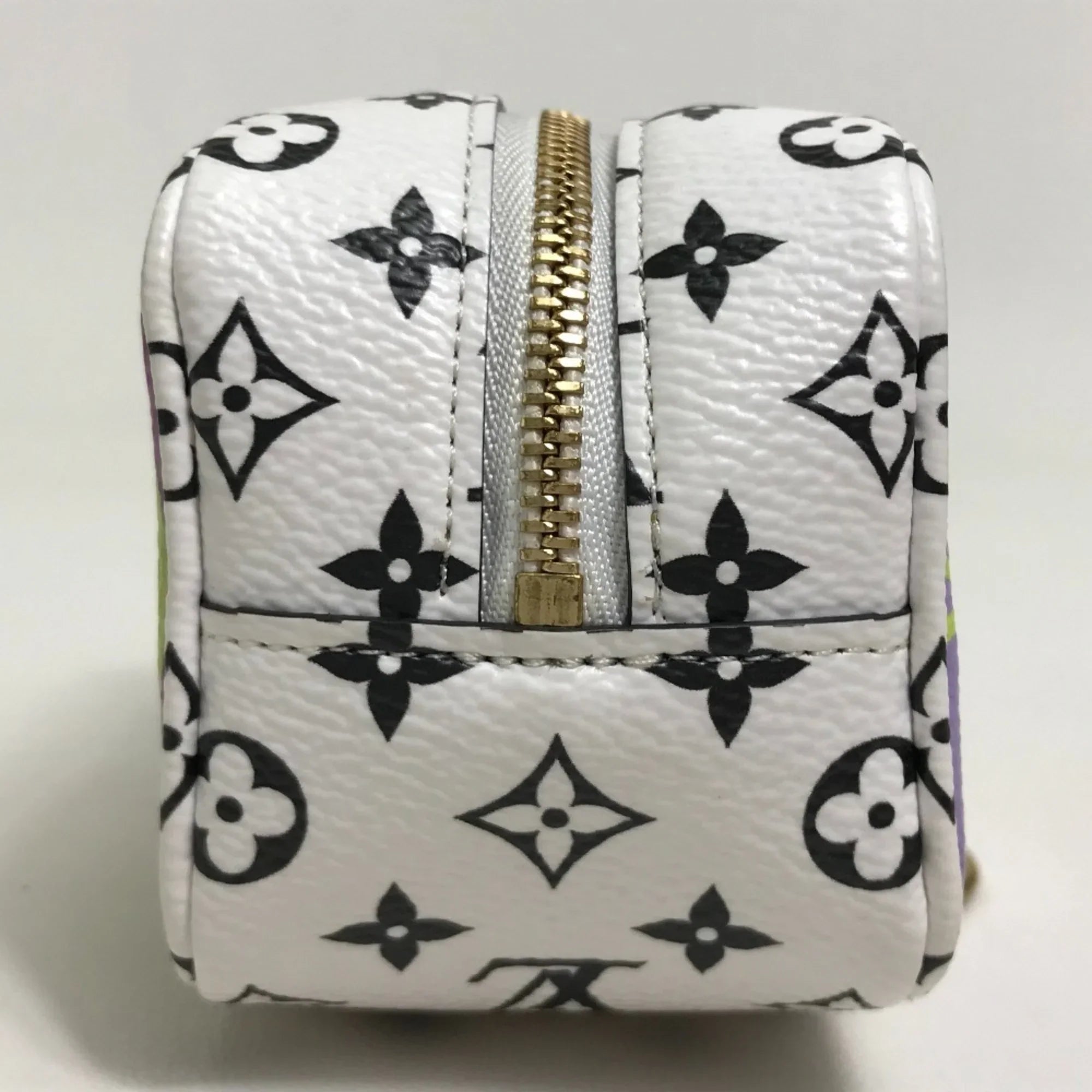 Pre-Owned LOUISize VUITTON M67669 Monogram Giant Portomone Cube Accessory Pouch Canvas Women's Ivory/Multicolor (Good)