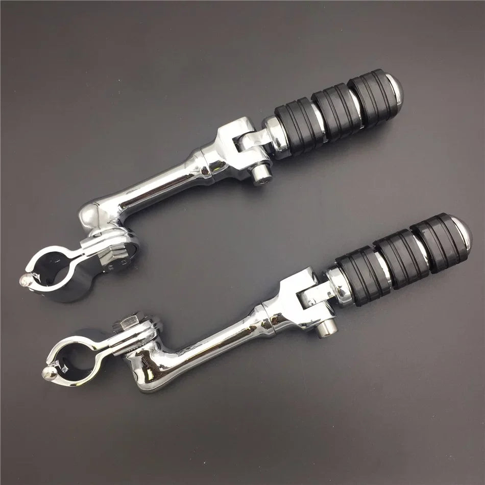 HTT-MOTOR Chrome Regular Footrest Foot Pegs with 1-1/2" 1.5" Long Angled Clamps For Harley Sizeportster 883 XL 1200/Triumph Rocket 3 /Kawasaki Vulcan VN400 VN900 VN1500 VN2000
