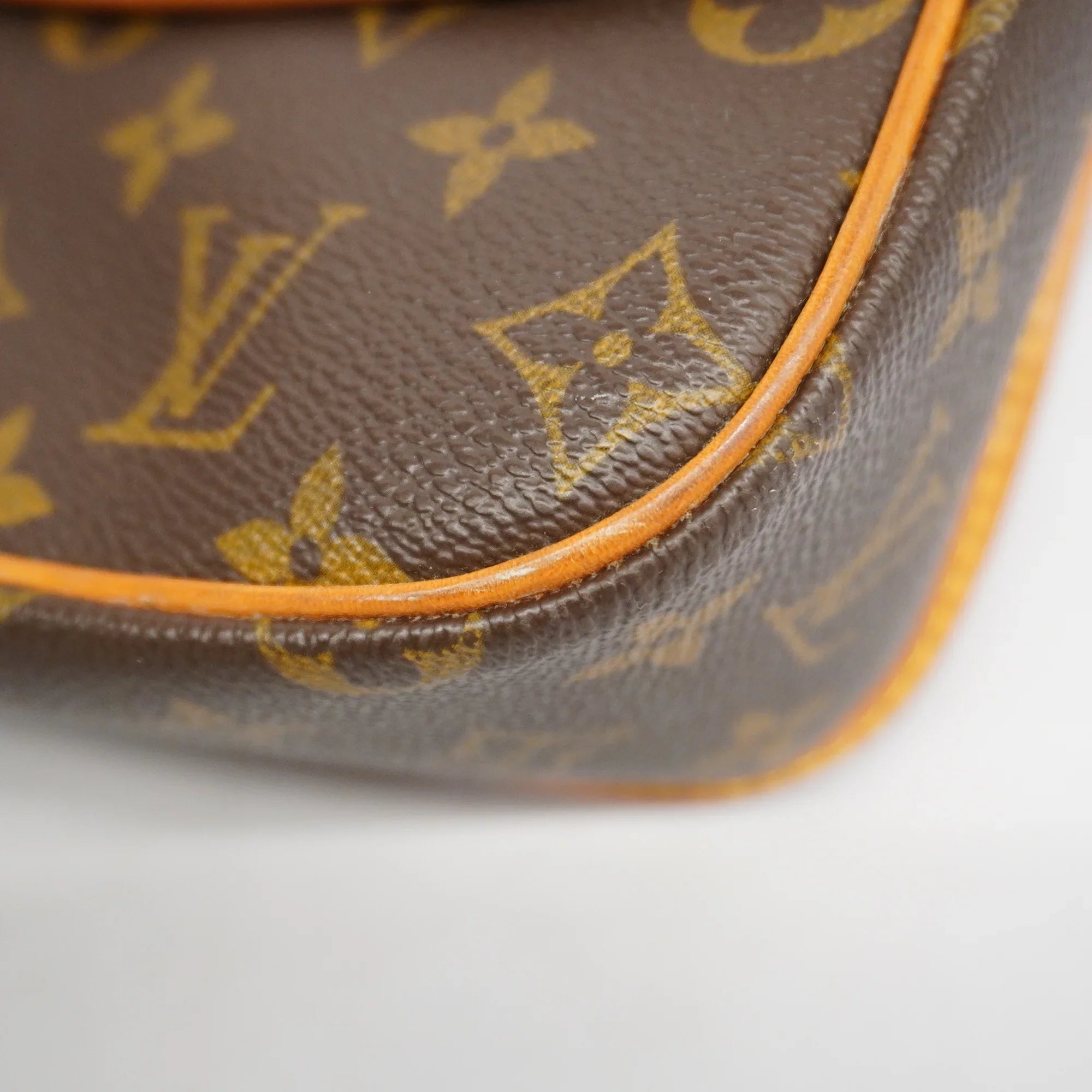 Pre-Owned Auth Louis Vuitton Monogram Sizeologne M42250 Women's Sizehoulder Bag (Fair)