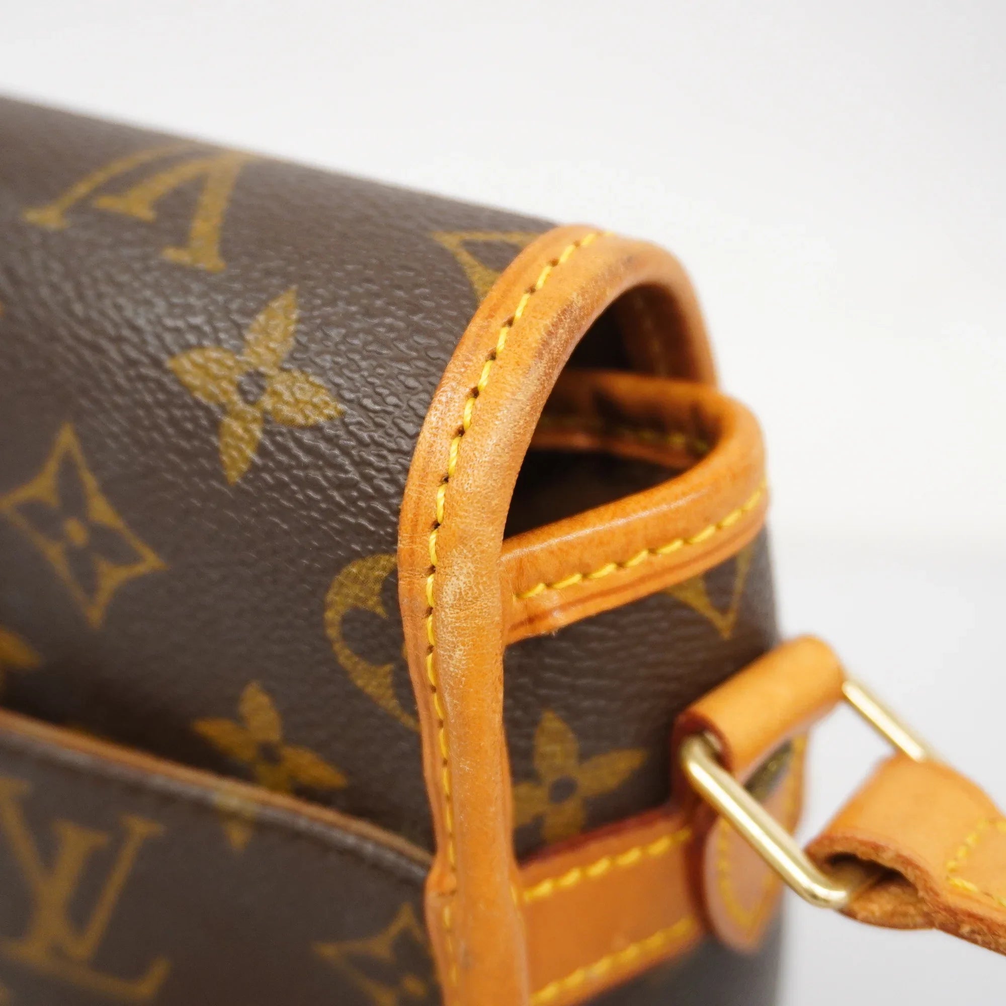 Pre-Owned Auth Louis Vuitton Monogram Sizeologne M42250 Women's Sizehoulder Bag (Fair)
