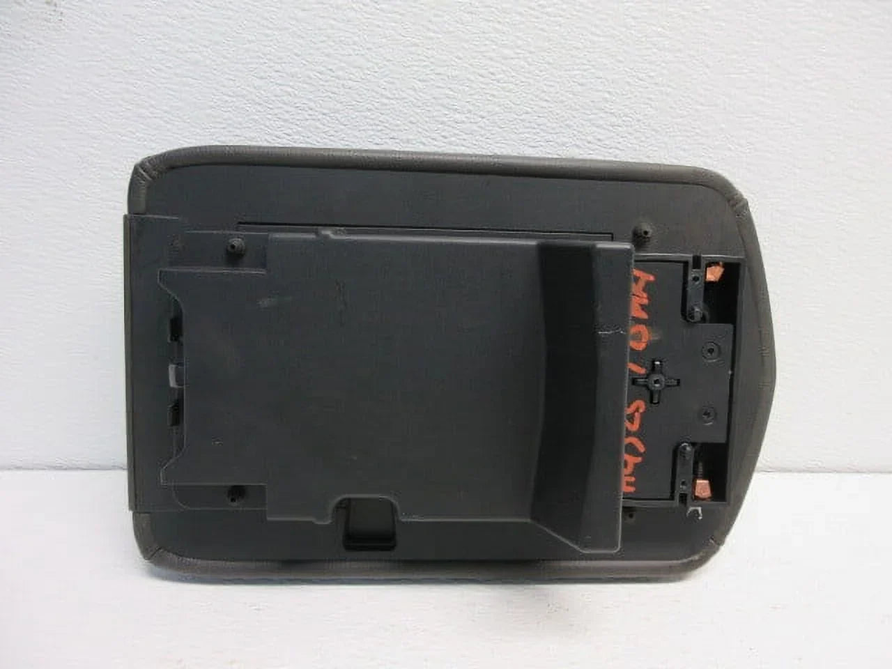 Pre-Owned 2015 Lincon MKT Interior Floor Center Console Lid OEM LKQ (Good)