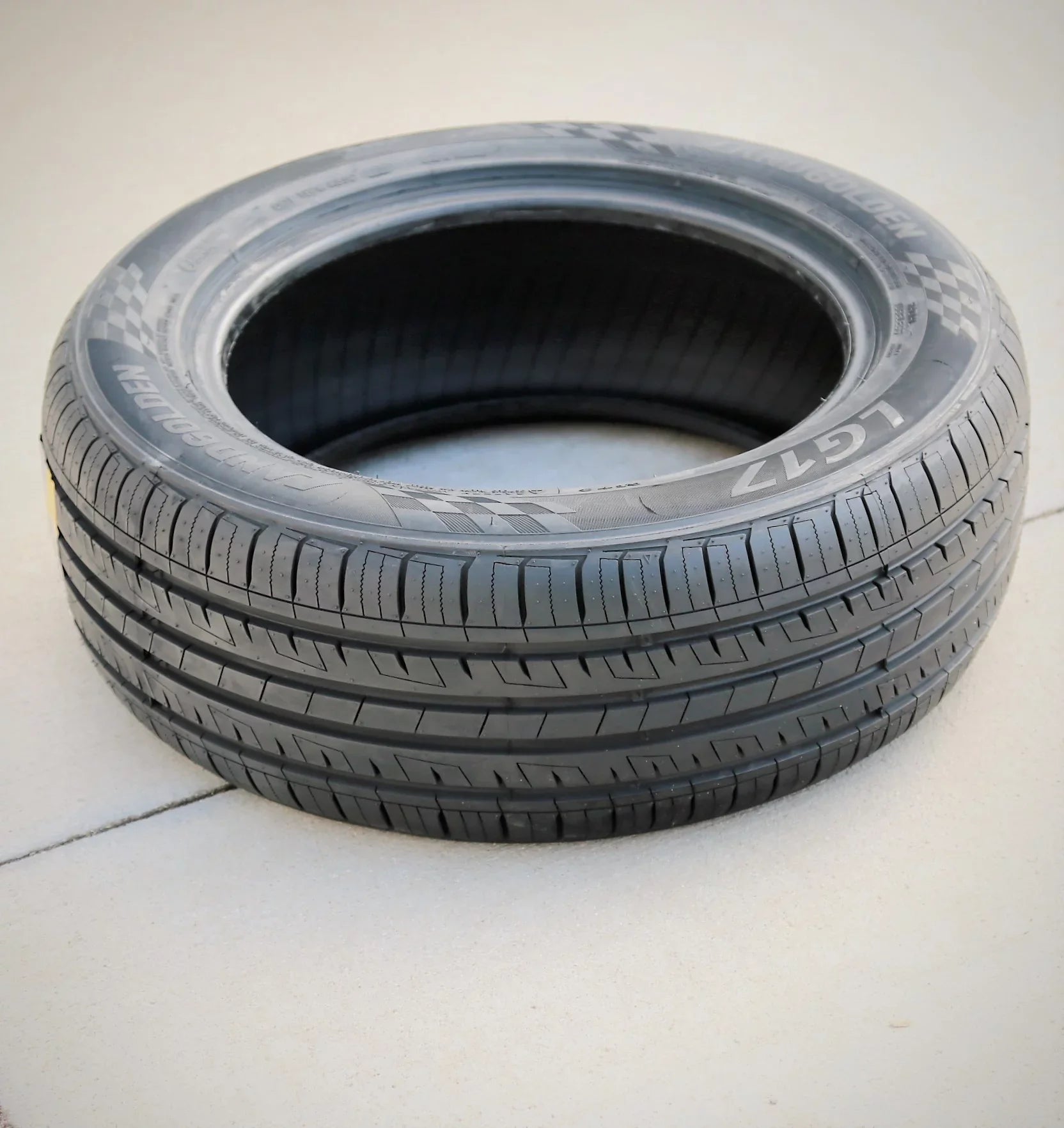 Landgolden LG17 195/55R15 85V Performance Tire Fits: 2007-08 Honda Fit Sizeport, 1999-2000 Honda Civic Sizei