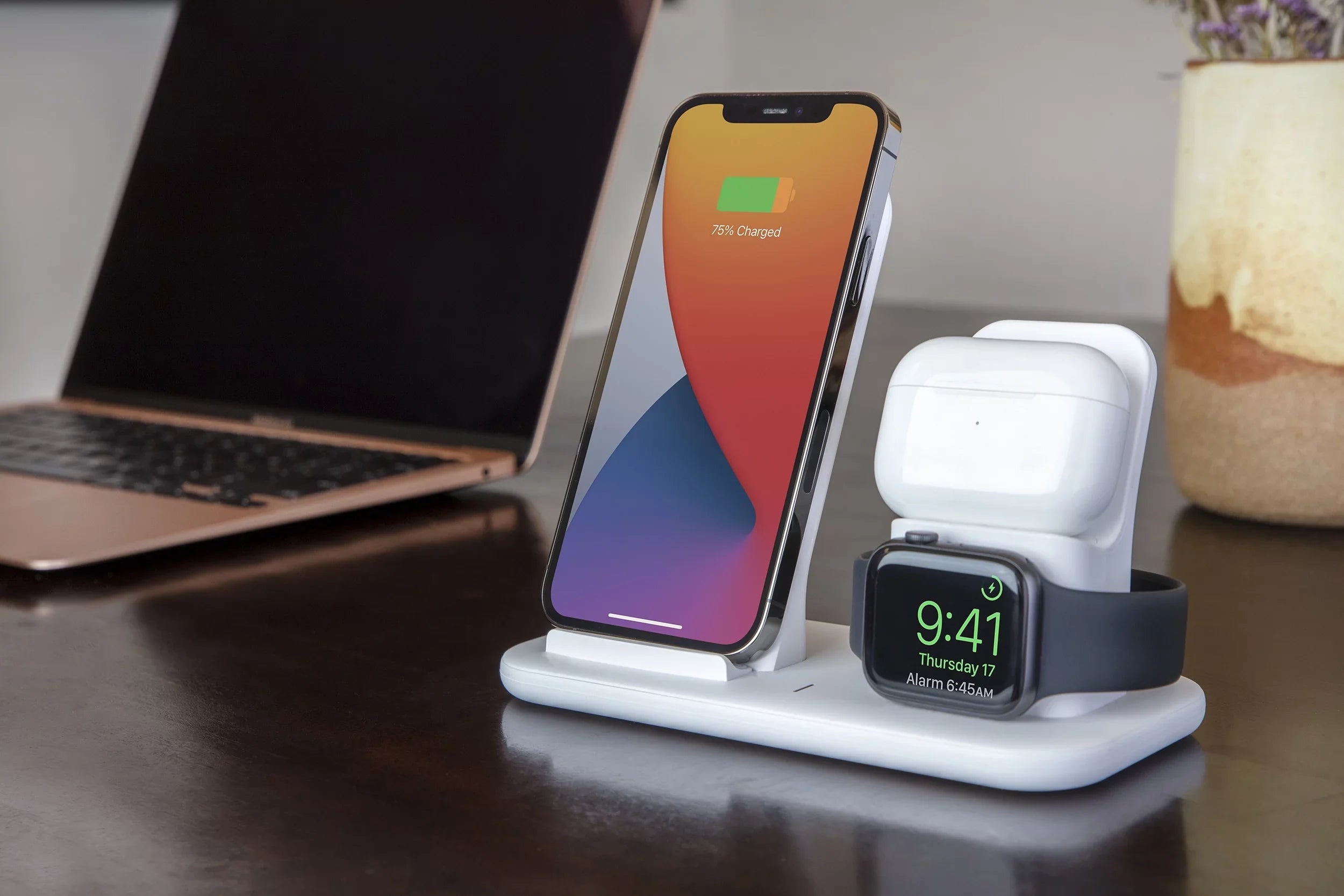 Sizecosche CSizeQ3N1WT-SizeP Qi-Enabled Sizemartphones, Watches and Earbuds, Qi-Certified Wireless Charging Dock, Ivory