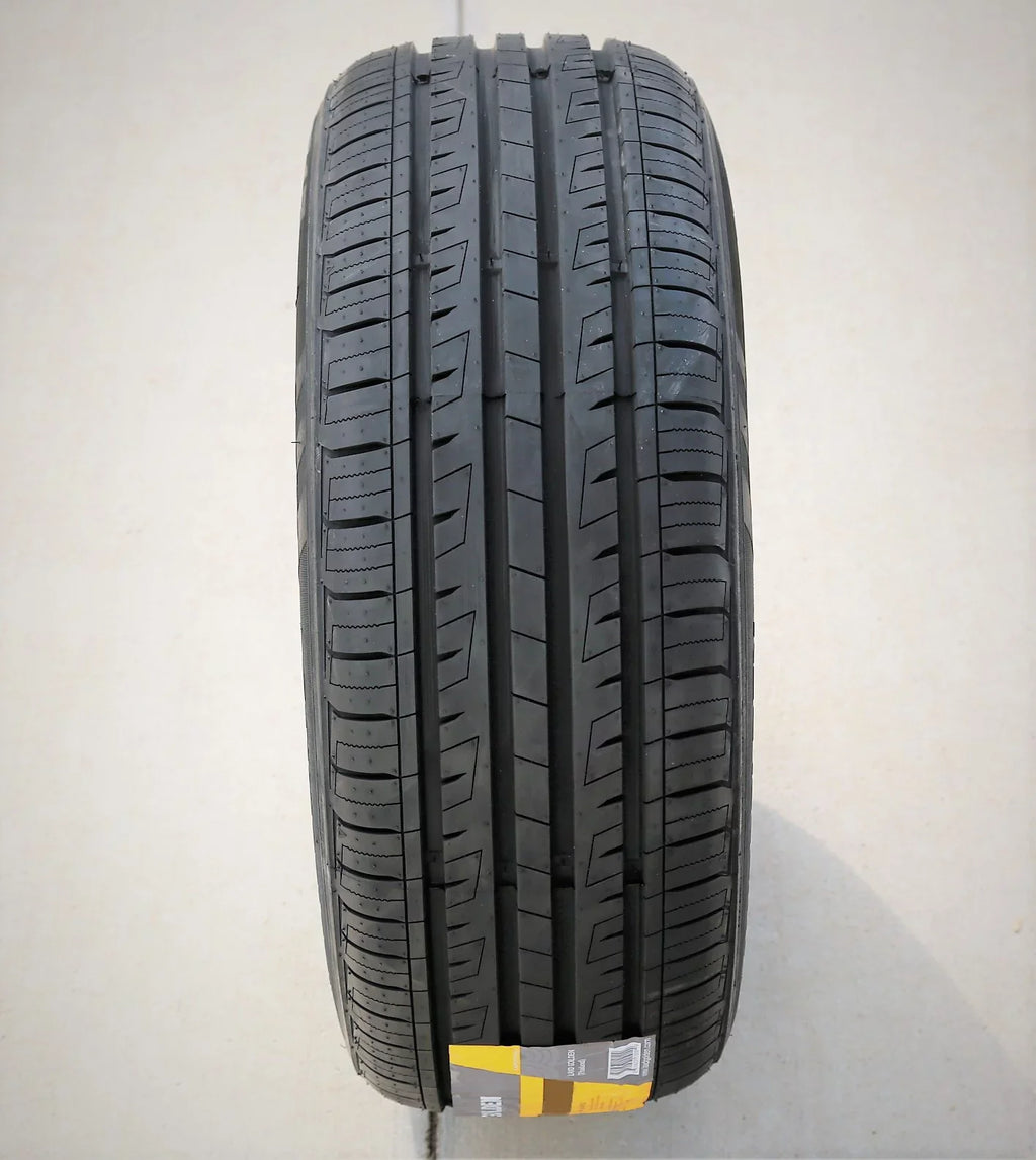 Landgolden LG17 195/55R15 85V Performance Tire Fits: 2007-08 Honda Fit Sizeport, 1999-2000 Honda Civic Sizei