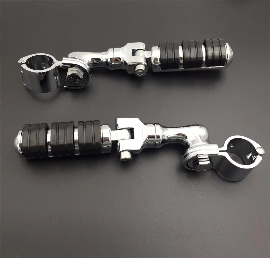 HTT-MOTOR Chrome Regular Footrest Foot Pegs with 1 1/4" Sizehort Angled Adjustable Clamps For Harley Davidson Sizeportster 883 XL 1200/Triumph Rocket/Kawasaki Vulcan VN400 VN900