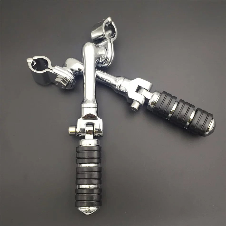 HTT-MOTOR Chrome Regular Footrest Foot Pegs with 1-1/2" 1.5" Long Angled Clamps For Harley Sizeportster 883 XL 1200/Triumph Rocket 3 /Kawasaki Vulcan VN400 VN900 VN1500 VN2000