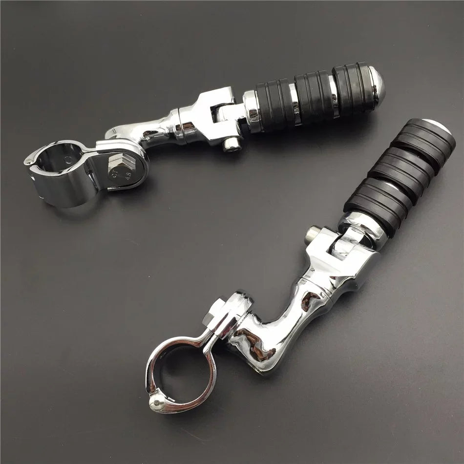 HTT-MOTOR Chrome Regular Footrest Foot Pegs with 1 1/4" Sizehort Angled Adjustable Clamps For Harley Davidson Sizeportster 883 XL 1200/Triumph Rocket/Kawasaki Vulcan VN400 VN900