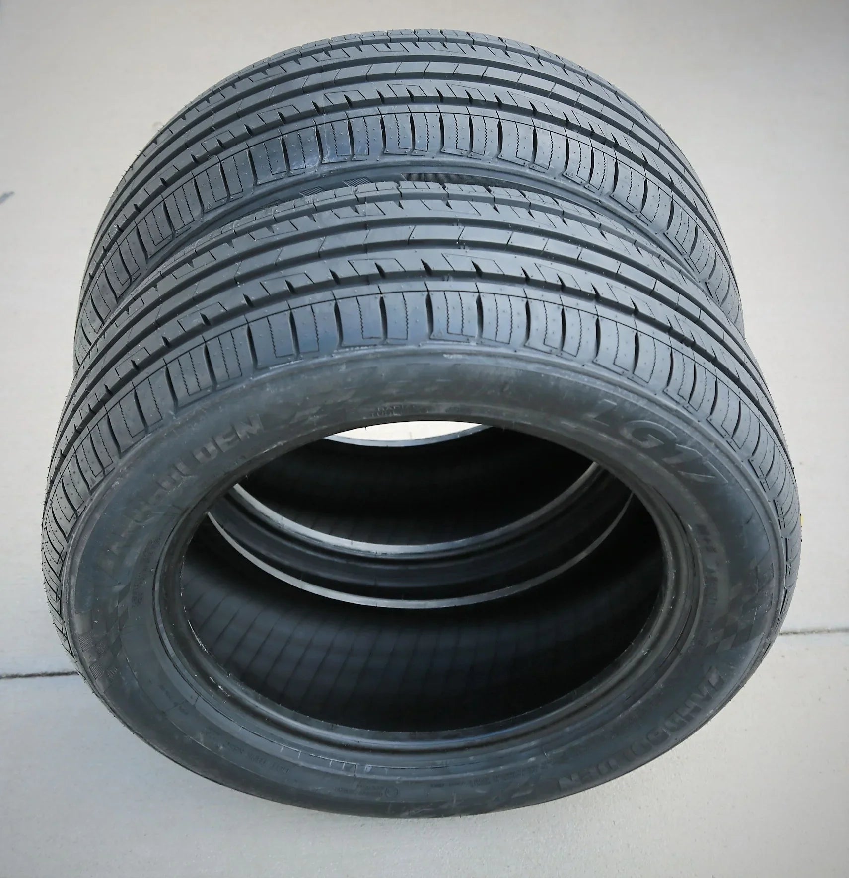 Landgolden LG17 195/55R15 85V Performance Tire Fits: 2007-08 Honda Fit Sizeport, 1999-2000 Honda Civic Sizei